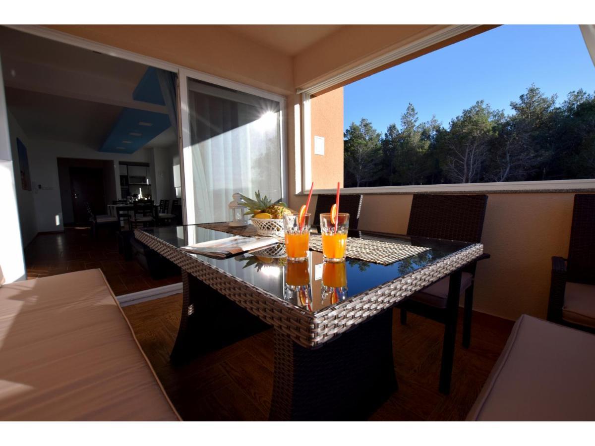Apartment Dinko Rovanjska Bagian luar foto