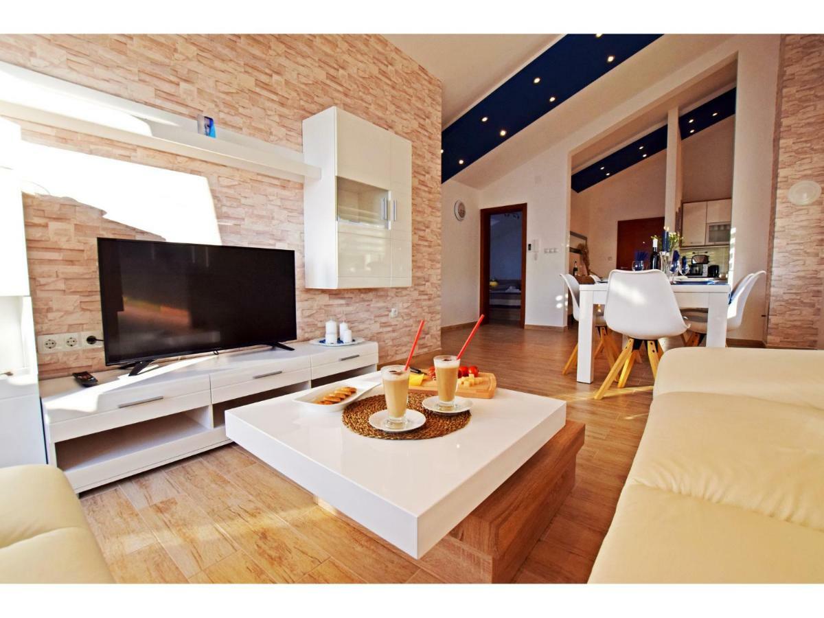 Apartment Dinko Rovanjska Bagian luar foto
